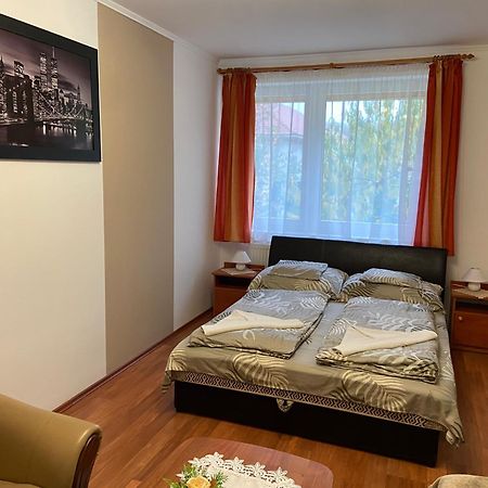 Vadrozsa Vendeghaz-Apartman Demjén エクステリア 写真
