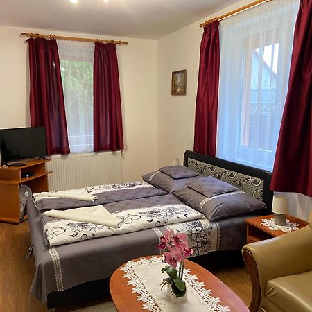 Vadrozsa Vendeghaz-Apartman Demjén エクステリア 写真