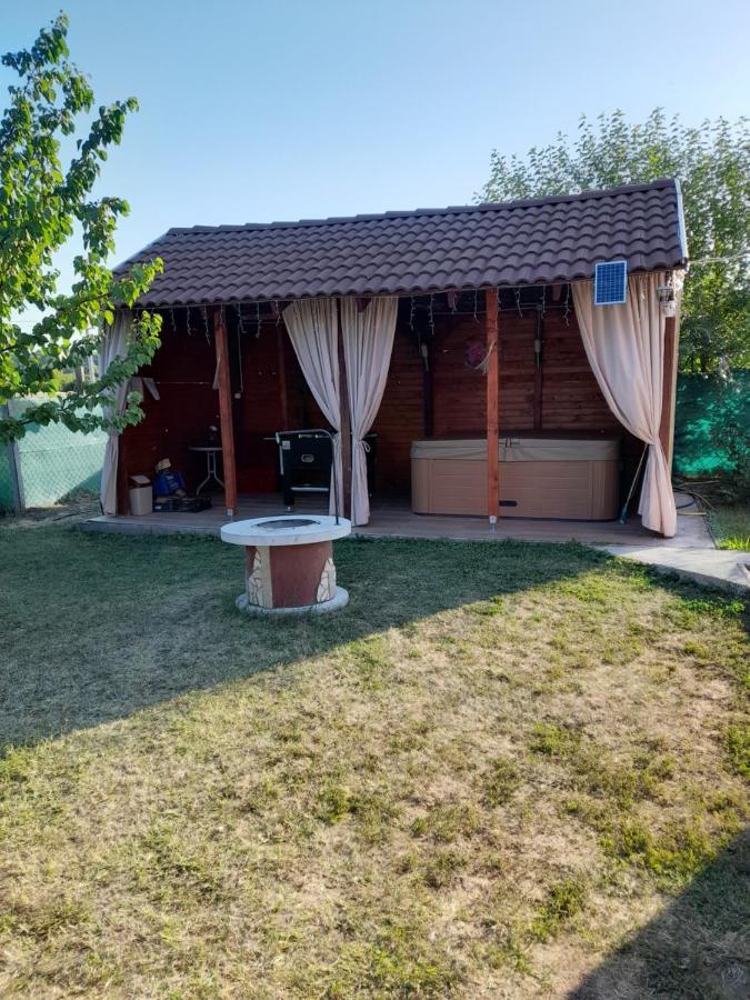 Vadrozsa Vendeghaz-Apartman Demjén エクステリア 写真