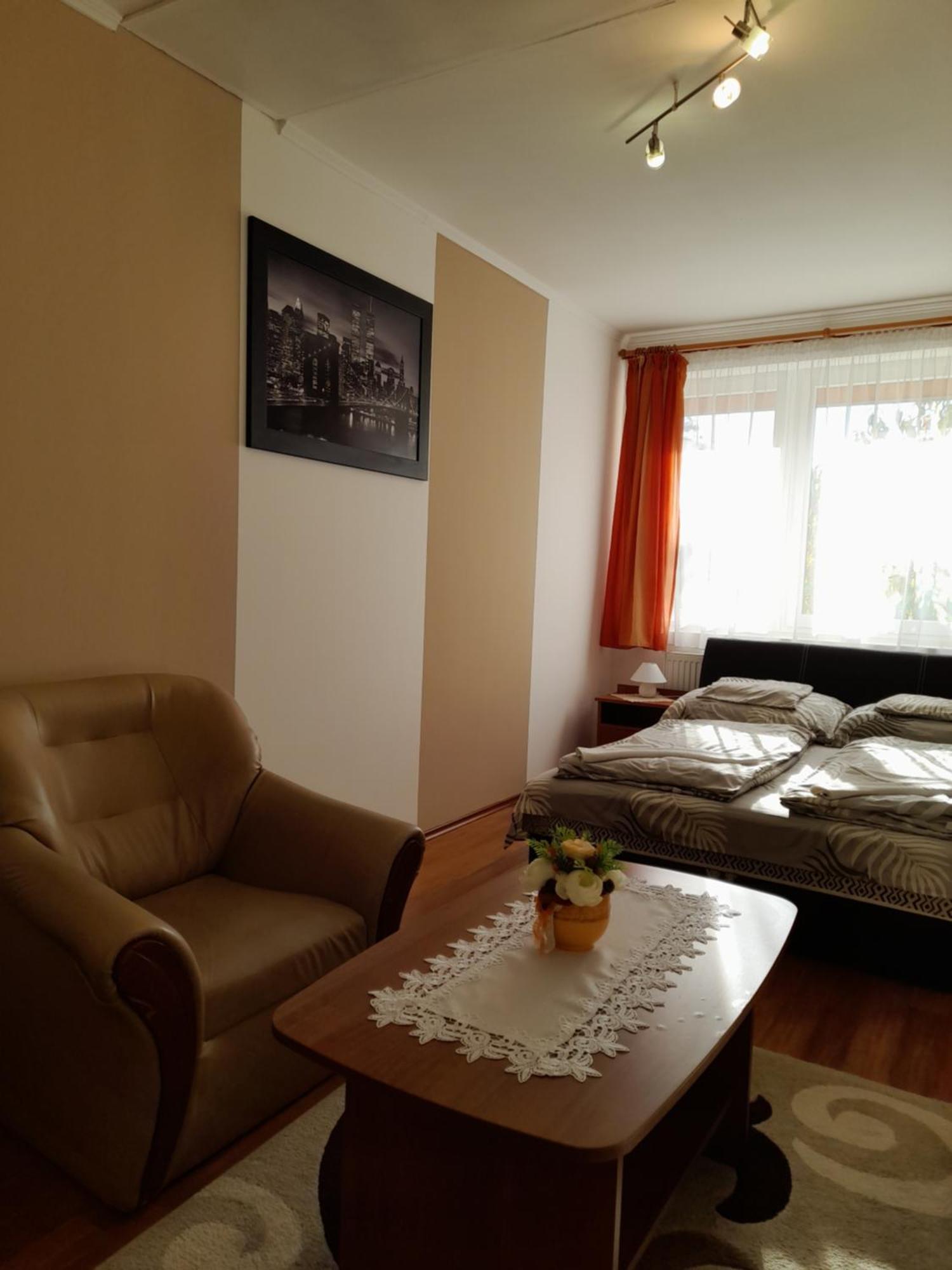 Vadrozsa Vendeghaz-Apartman Demjén エクステリア 写真