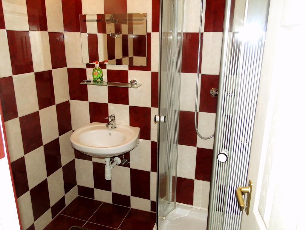 Vadrozsa Vendeghaz-Apartman Demjén エクステリア 写真